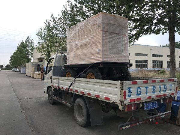 2018年5月3日一臺移動拖車（含棚）50kw發電機組已發往河南鶴壁市