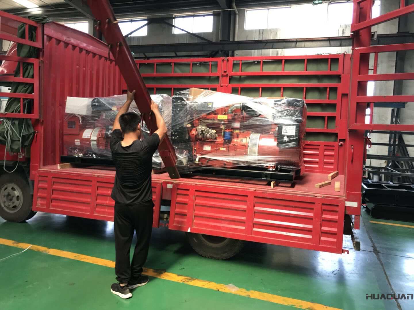 100kw和200kw兩臺(tái)自動(dòng)化型柴油發(fā)電機(jī)組于9月25日發(fā)往內(nèi)蒙古