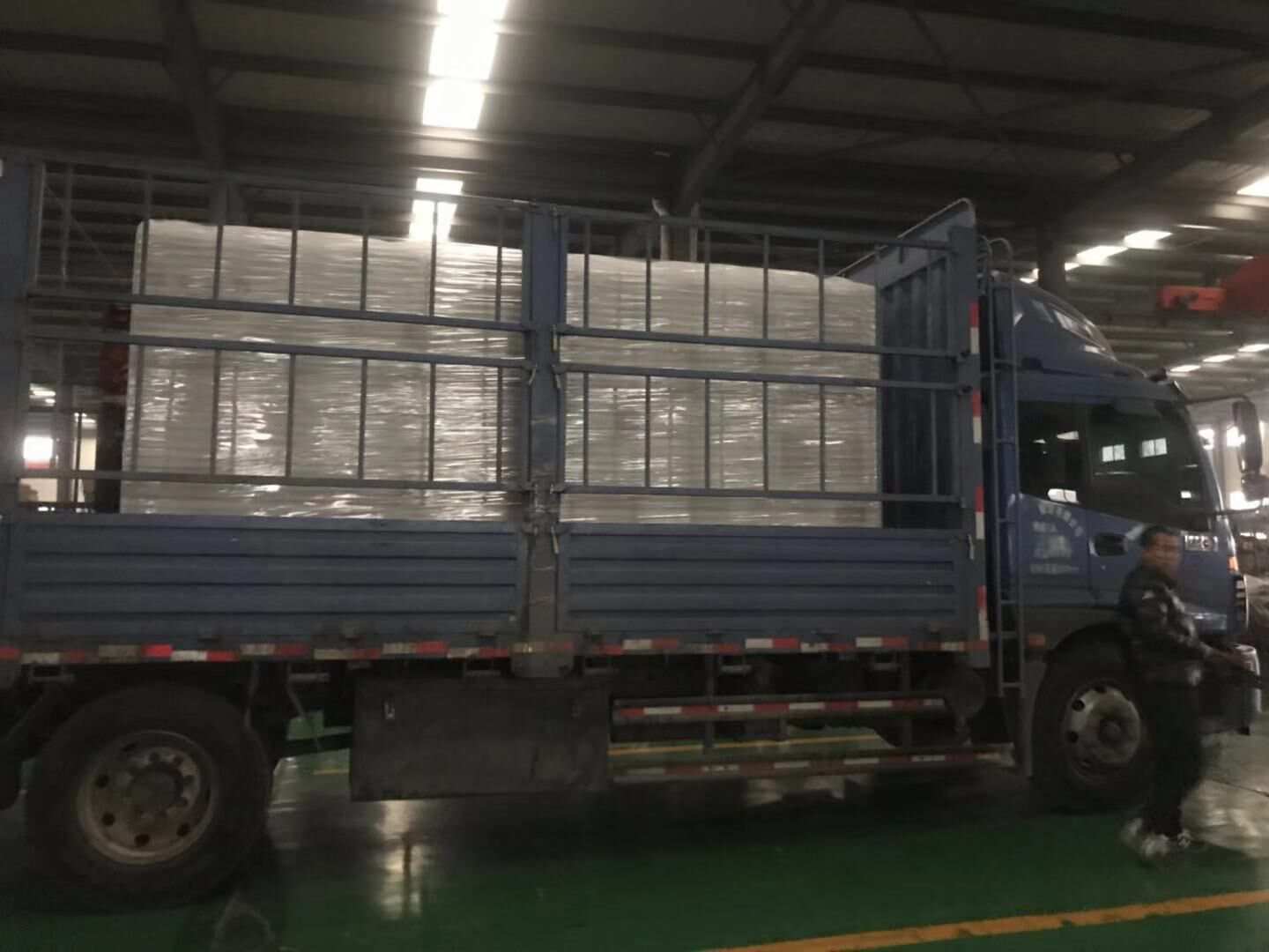 山東省姜先生從華全動力采購的300kw靜音箱柴油發(fā)電機(jī)組于1月10日順利發(fā)往目的地